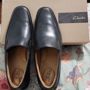 Black dress shoes